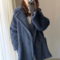 憧れMaxMaraのテディベアコート君臨。ふわもこアウターを主役にした大人かわいい着こなし【40代の毎日コーデ】