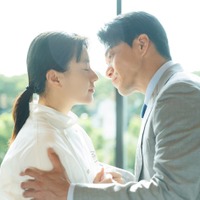 ハン・ヒョジュ、小栗旬（C）Netflix