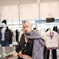 山本舞香、ほっそりお腹チラリのオールブラックコーデを披露！夫とのホリデーの過ごし方も明かす