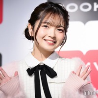 元AKB48福留光帆「お泊りロケ」ミニスカ美脚ショット公開「脚のライン綺麗」「スタイルいい」と反響