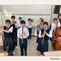 吹奏楽部の生徒たち