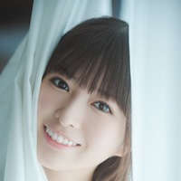乃木坂46小川彩、近距離で自然体な姿「ボム」初ソログラビア登場【独占カットあり】