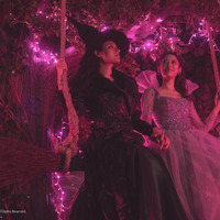 「リトル・マーサ」『ウィキッド』フォトプラン© Universal City Studios. All Rights Reserved.