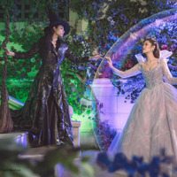 「リトル・マーサ」『ウィキッド』フォトプラン© Universal City Studios. All Rights Reserved.