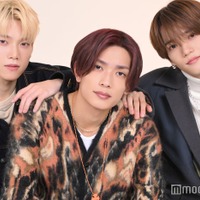 モデルプレスのインタビューに応じた（左から）木村柾哉、高橋恭平、中島颯太（C）モデルプレス