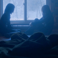 『12月の君へ』©2025 Elles Films Co., Ltd.