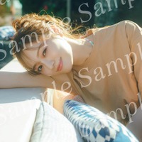 乃木坂46梅澤美波、圧倒的美脚ショット・“崖ドレス”カット…書店特典ポスター3種＆ポストカード18種解禁【透明な覚悟】