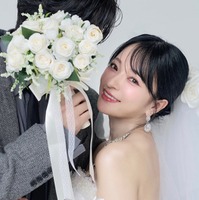 結婚発表のヘラヘラ三銃士さおりん、お相手とのウエディングフォト初公開「美しすぎます」「旦那さんのかっこよさが滲み出てる」の声