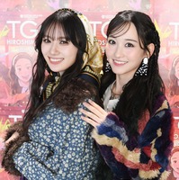 TGC初出演！舞台裏でインタビューに応じた乃木坂46川崎桜＆一ノ瀬美空（C）モデルプレス