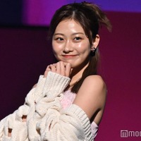 水戸由菜（みとゆな）ミニスカ制服＆メイド服…ドラマ「修仲」オフショットに反響「似合ってる」「可愛すぎ」