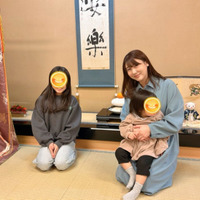 安めぐみ、10歳長女＆1歳次女とパシャリ！恒例の浅草初詣へ「素敵な一年になりますように」