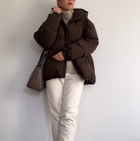 脱・着太りにやっぱり頼れる【ユニクロ】。真冬の屋外イベントも怖くない、防寒と美シルエットを両立したダウンコーデ【40代の毎日コーデ】