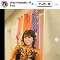 森高千里、デニムミニスカで美脚披露「奇跡的なビジュ」「女神でしかない」と反響