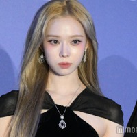 aespaウィンター、柄ストッキングで美脚スラリ「等身すごい」「スポーティーなコーデ似合う」と反響