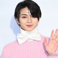 岩瀬洋志、ビックリボン際立つ大胆なネックバンドコーデ披露「特別な日につけるのがおすすめ」【ディオール バンブーパビリオン】