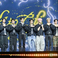 &TEAM／（左から）MAKI、TAKI、HARUA、JO、YUMA、NICHOLAS、K、FUMA、EJ（C）モデルプレス