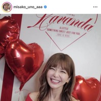 宇野実彩子、美デコルテ披露のキャミワンピSHOTに絶賛の声「激かわ」「ビジュよすぎ」