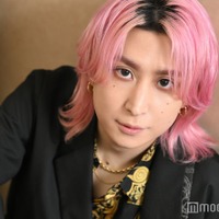 モデルプレスのインタビューに応じた佐久間大介（C）モデルプレス