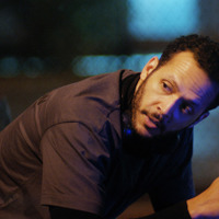 『ドランクヌードル』© 2025 Lucio Castro Inc.