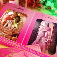 グリンダとエルファバのフォトフレーム(C) Universal City Studios LLC. All Rights Reserved.