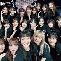 セブンネット特典折り目なしB3ポスター（撮影／山崎天）「櫻坂46写真集 櫻撮（さくさつ）VOL.01」（提供写真）