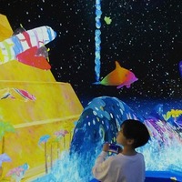 チームラボ「スケッチ環世界」 (c)チームラボ