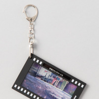 1/Frame『秒速5センチメートル』1パック 3枚入り（ランダム封入）660円（税込）※カードホルダーは別売り