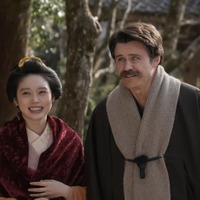 高石あかり、トミー・バストウ「ばけばけ」第118話（C）NHK