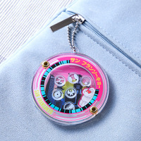 フレークアクリルキーホルダー 価格／2,290円（税込）© Disney