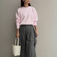 今、選びたいのはこんな色！【ユニクロ】のピンクニットでつくる春の洗練スタイル。【40代の毎日コーデ】