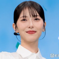 浜辺美波“アシンメトリーなボブヘア”で雰囲気一変「未来感すごい」「難易度が高い髪型なのに完璧」と反響