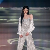 “異例の24人組”tripleSリン、初ランウェイで堂々ウォーキング 抜群プロポーション披露「夢のような時間でした！」【超十代2026】