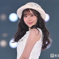 渡辺美優紀、美ウエスト＆美脚際立つオールホワイトコーデ 笑顔にキュン【関コレ2026S/S】