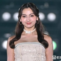 ゆきぽよ、ミニ丈ドレスで美脚披露 サプライズ登場に「いつ見ても可愛い」「オーラすごい」と反響【関コレ2026S/S】