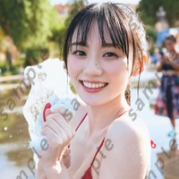 乃木坂46川崎桜、美肌輝く水遊びショット 1st写真集封入ポストカード第6弾公開【エチュード】