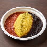 レッド＆ブラックカレー（提供写真）