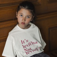 Tシャツ〈06：オフホワイト/It’s LeviOsa〉
