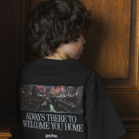 Tシャツ〈10：ブラック/The Great Hall〉