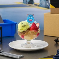 ＜サリー＆マイク＞相棒パフェ　　税込1,390円「モンスターズ・インク」OH MY CAFE(C)Disney/Pixar