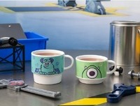 ホットコーヒー/ホットティー/ホットミルク　税込690円「モンスターズ・インク」OH MY CAFE(C)Disney/Pixar