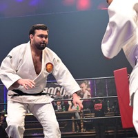 ウルフアロン、挑戦者3人を1分以内で撃破 “借金1000万円”カカロニ・栗谷らが挑戦【30時間限界突破フェス】