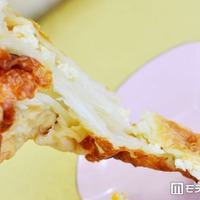 ファミマ“超も～っちり”の新作チーズパンとメロンパンを実食！「濃厚」「もちもち」食感＆味わいに反響