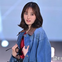 大友花恋、美肩ちらりの着崩しファッションで魅力放出「ドキッとした」「色白で綺麗」と絶賛の声【ガルアワ2026SS】