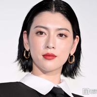 三吉彩花、30歳の節目目前に入れたタトゥー公開 大胆背中開きドレス姿が話題「自分らしく生きるという決意の証です」