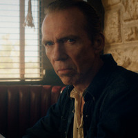 『ユマカウンティの行き止まり』© 2024 The Last Stop in Yuma County LLC.