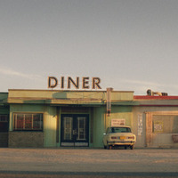 『ユマカウンティの行き止まり』© 2024 The Last Stop in Yuma County LLC.