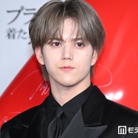 MAZZEL・RAN、赤がワンポイントのブラック衣装「プラダを着た悪魔２」期待ポイント明かす