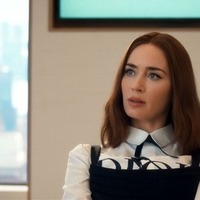 「昔と変わった でも眉毛は同じまま」アンディを皮肉るエミリーが「ランウェイ」存続のカギ!?『プラダを着た悪魔２』本編映像