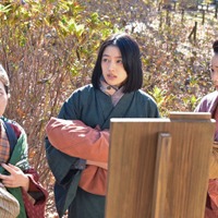 原嶋凛、上坂樹里、見上愛「風、薫る」第21話（C）NHK