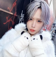 V系バンドメンバー、騒動になっているファンとの関係に言及「12年くらいの仲で戦友」